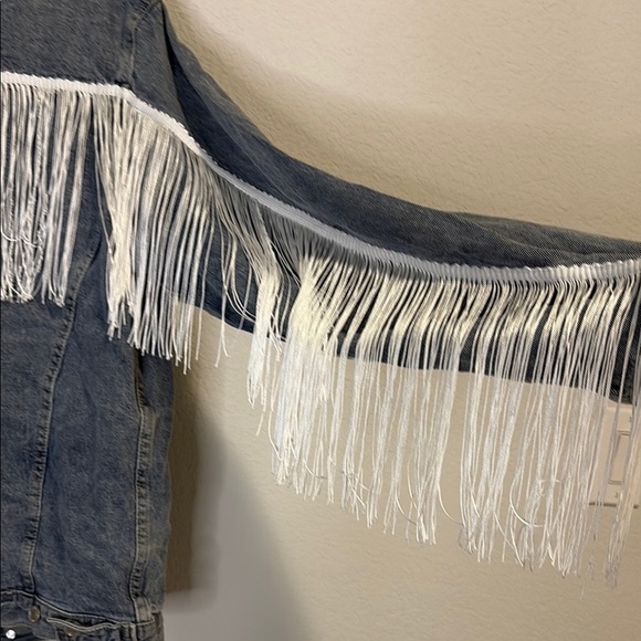 Elia Cher Large Denim Fringe Jacket - Picture 2 of 6